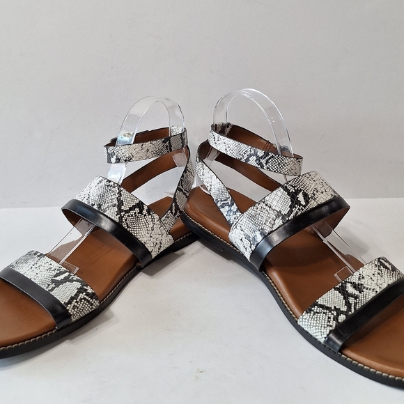 Naturalizer White Brown Kelsie Snake Print Leather Mobwife Buckle Sandals Sz 11 - Picture 4 of 11